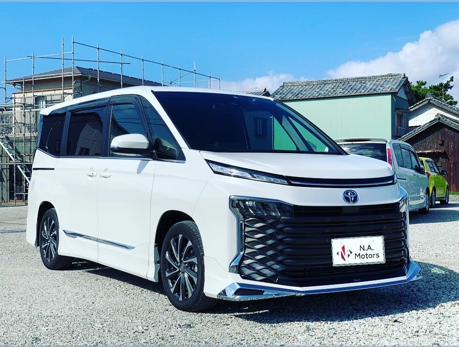 Toyota Voxy Hybrid