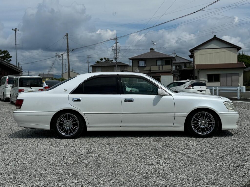 Toyota Crown Athlete V Premium