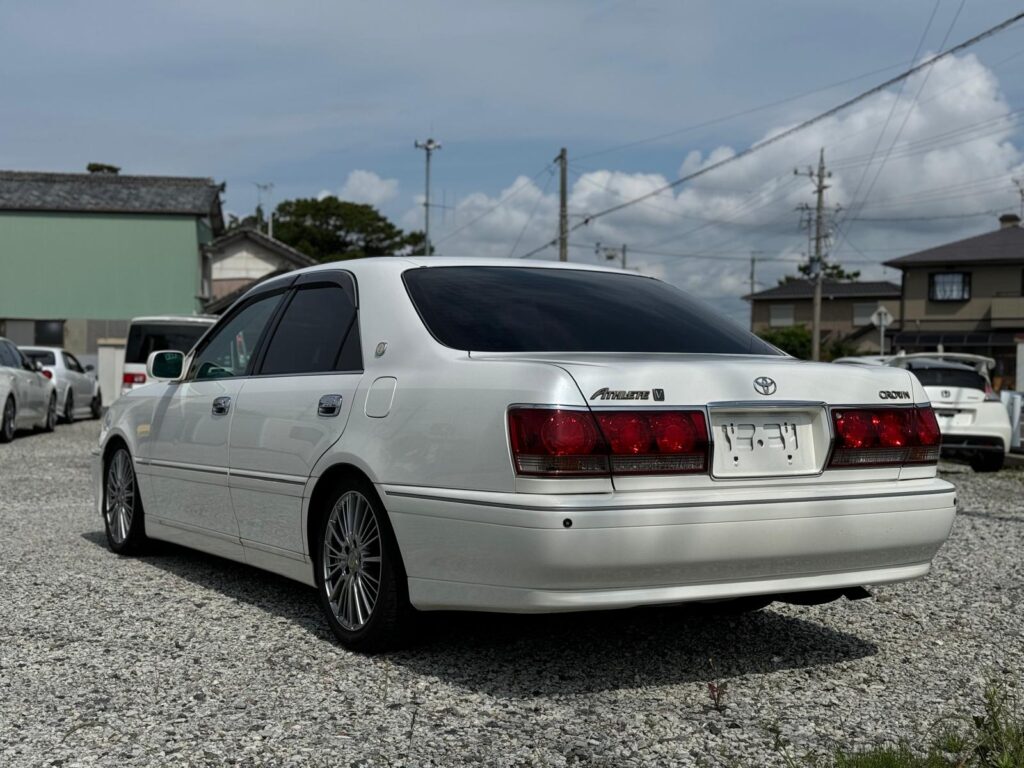 Toyota Crown Athlete V Premium