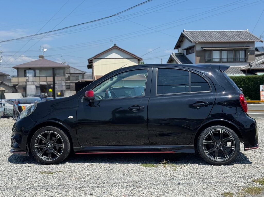Nissan March Nismo S