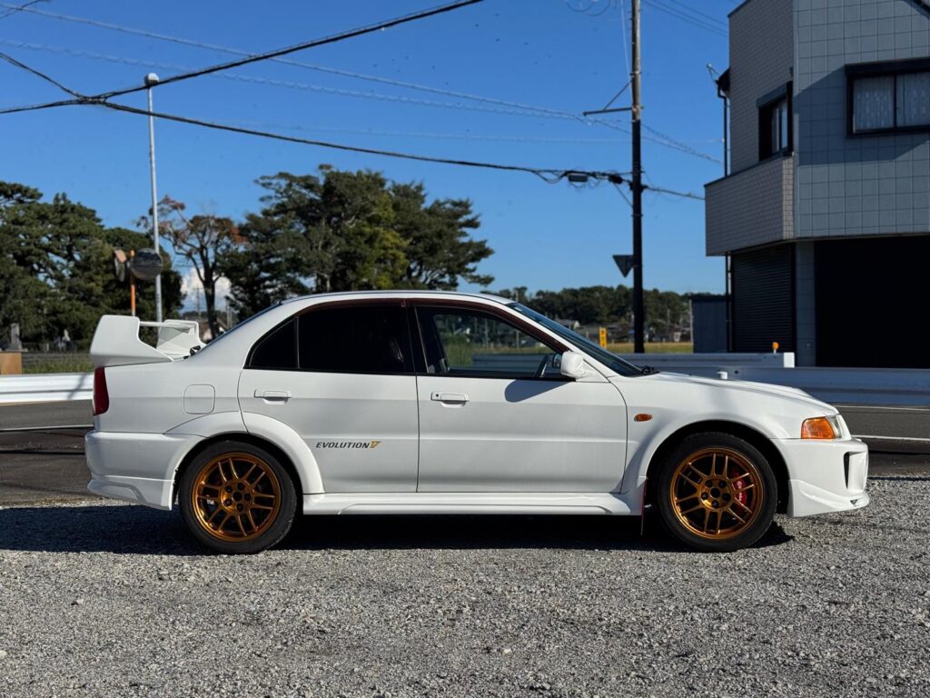 Mitsubishi Lancer Evo V