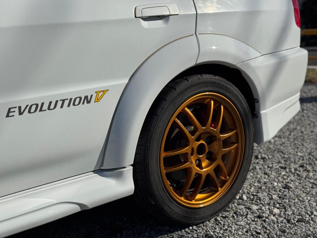 Mitsubishi Lancer Evo V