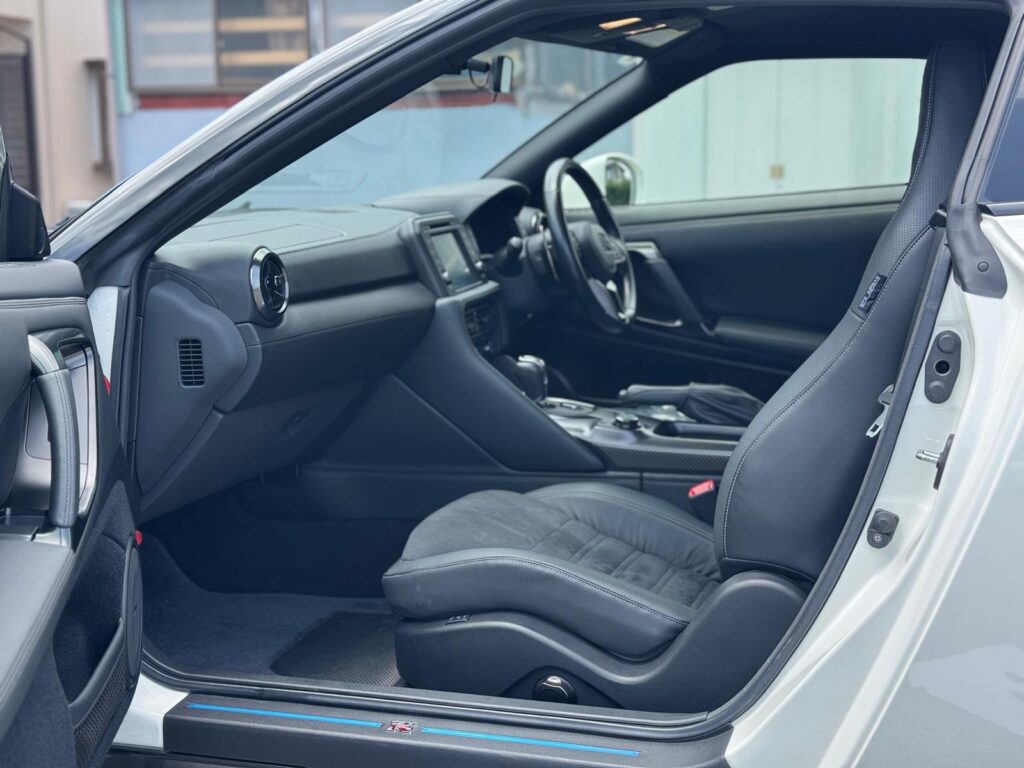 Nissan GT-R