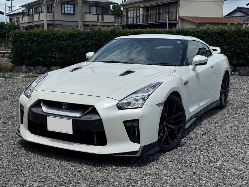 Nissan GT-R