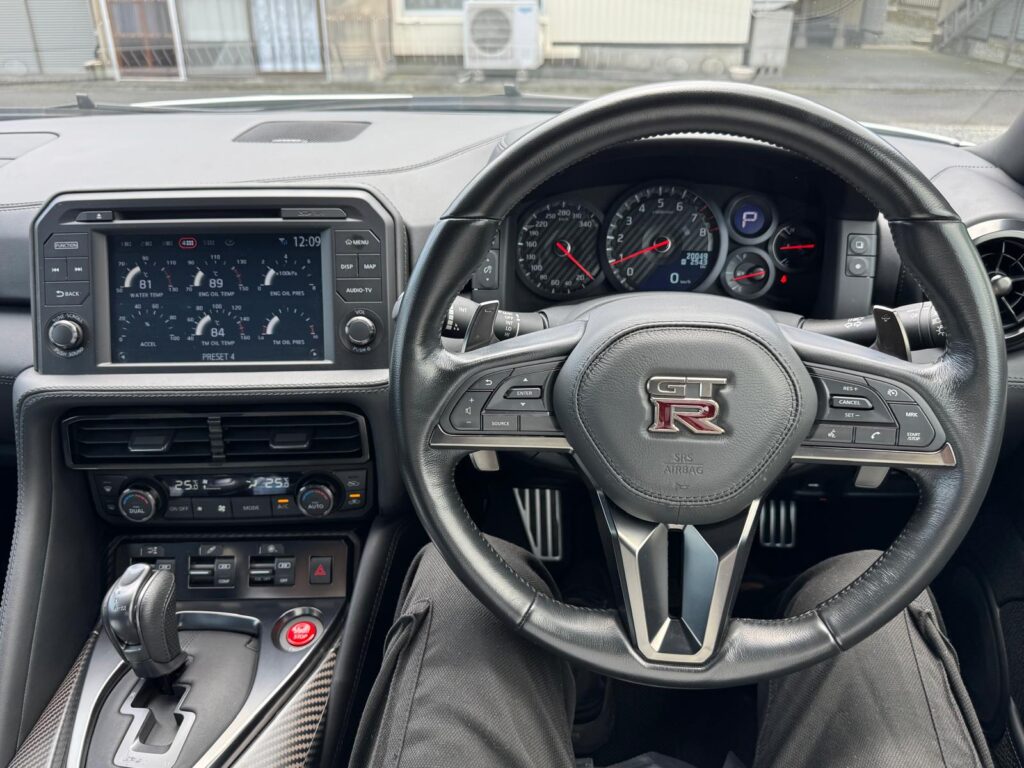 Nissan GT-R
