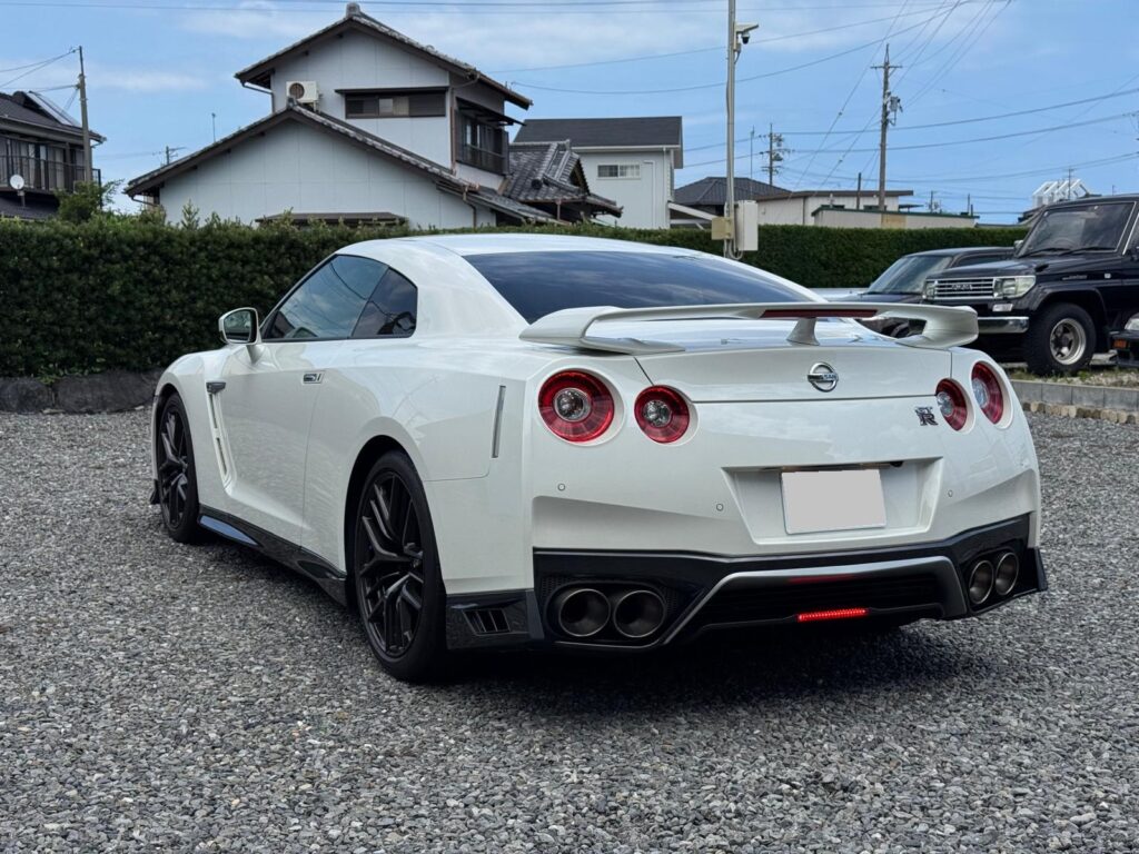 Nissan GT-R