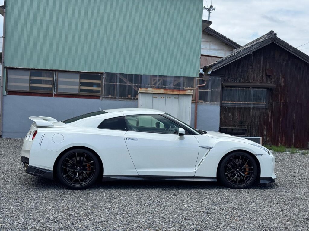 Nissan GT-R